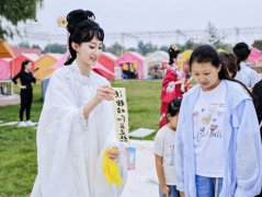 校地携手重游大观园 红楼梦时尚秀演在张家湾古